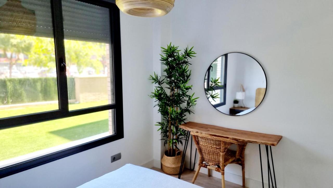 Apartamento Diseno Con Jardin Privado A 100 Metros Del Mar Torredembarra Exterior photo